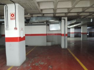 Garaje en venta en La Buhaira en Sevilla