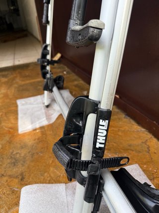 Barras techo y 2 portabicis Thule. Perfecto estado