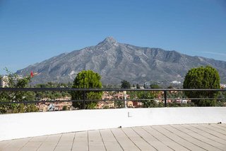 Oficina en alquiler en Nueva Andalucía centro en Marbella