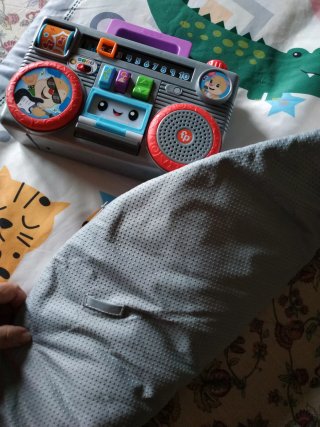 Radio infantil móvil y protector