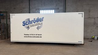 Caja de camión con plataforma elevadora
