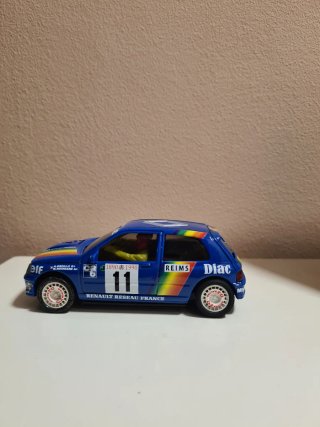 Scalextric Renault Clio 11