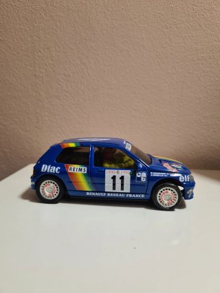 Scalextric Renault Clio 11