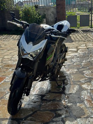 Kawasaki Z800 ABS Naked Negra/Verde/Blanca A2