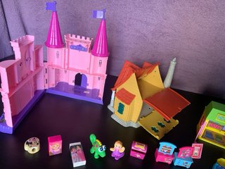 Castillo y casitas miniatura Disney todo 15€