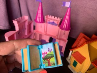 Castillo y casitas miniatura Disney todo 15€