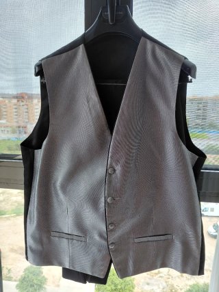 Traje de novio negro