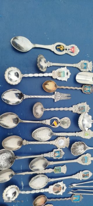 Set di 22 cucchiaini da collezione