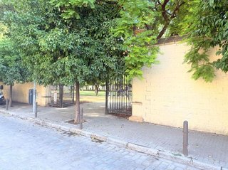 Garaje en venta en La Buhaira en Sevilla