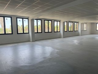 Oficina en alquiler en El Cano - Los Bermejales en Sevilla