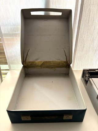Máquina de escribir Olivetti Dora + Funda Original