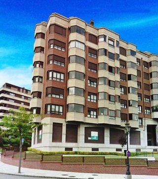 Local comercial en venta en Montecerrao en Oviedo