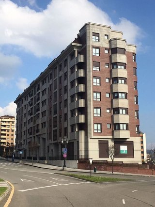 Local comercial en venta en Montecerrao en Oviedo