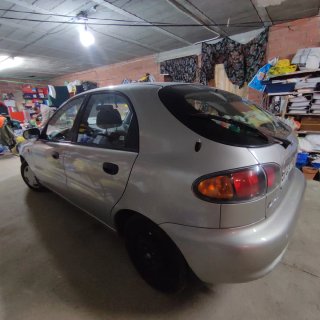 Daewoo Lanos 2002. 192000. En circulación. Garaje