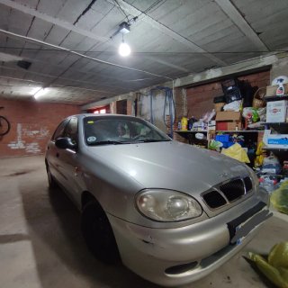 Daewoo Lanos 2002. 192000. En circulación. Garaje