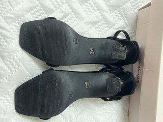 Zapatos de tacón Mariamare negros