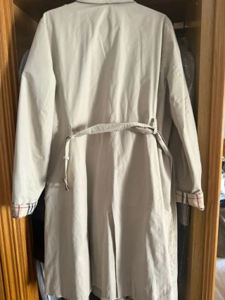 Gabardina Beige Clásica
