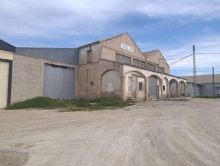 Nave industrial en venta en Albaida