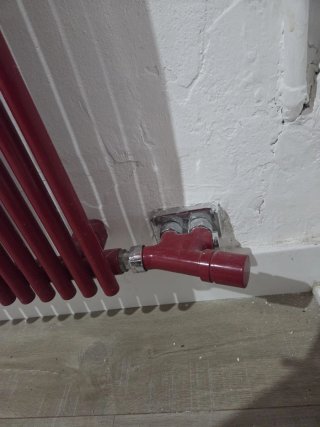 Radiador IRSAP Arpa 18 Rojo Diseño