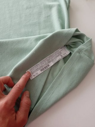Camiseta Stradivarius sin mangas cuello alto Talla