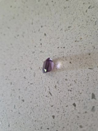 Pietra ametista sfaccettata