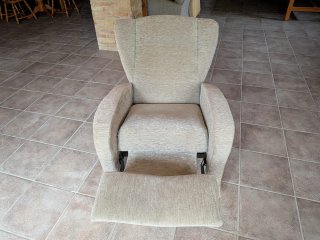 Sillón relax reclinable beige - Recién tapizado