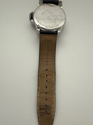 Reloj Tommy Hilfiger Negro y Plateado