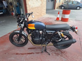Royal Enfield Interceptor 650 Naranja/Plata