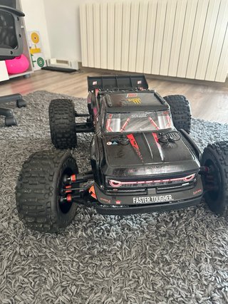 ARRMA 1/5 OUTCAST 4X4 8S