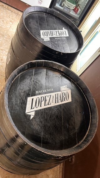 2 Barriles madera HACIENDA LOPEZ HARO
