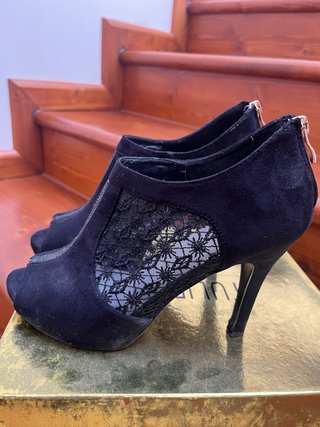Tronchetti neri con pizzo e strass