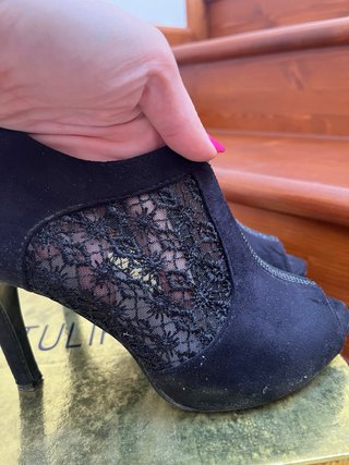 Tronchetti neri con pizzo e strass