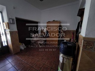 Casa adosada en venta en Lucena