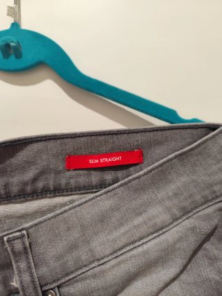 Pantalón Guess Gris