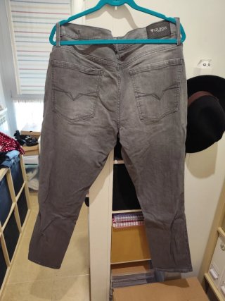 Pantalón Guess Gris