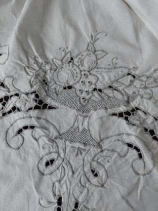 Tovaglia ricamata a mano 300x160 cm