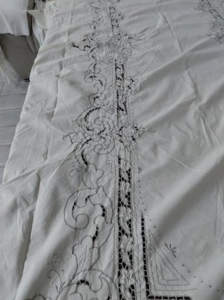 Tovaglia ricamata a mano 300x160 cm