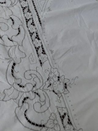 Tovaglia ricamata a mano 300x160 cm