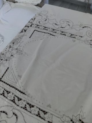 Tovaglia ricamata a mano 300x160 cm