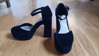 Zapatos de tacón ancho negros