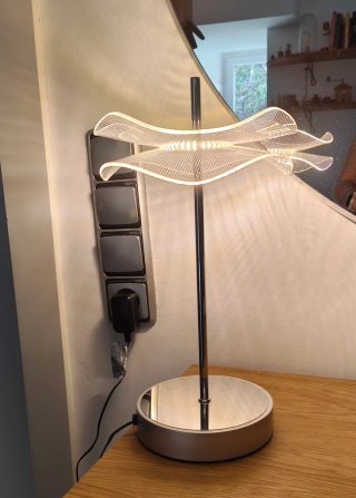 Lámpara de mesa moderna sin estrenar