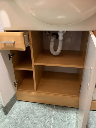 Mueble de baño con lavabo de cerámica
