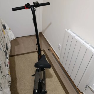 Patinete eléctrico con asiento