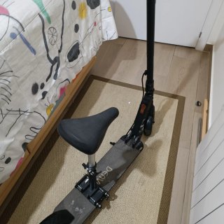 Patinete eléctrico con asiento