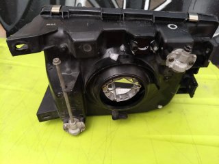 Faro Mitsubishi Montero
