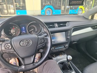 Toyota Avensis 2015
