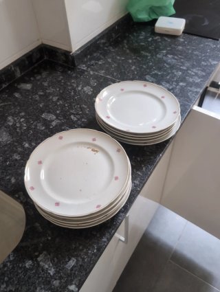 Vajilla de porcelana con sopera