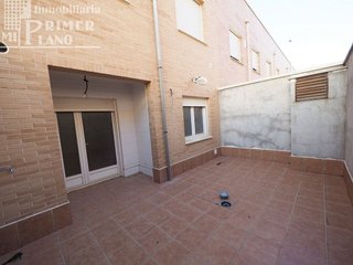 Casa adosada en venta en Tomelloso