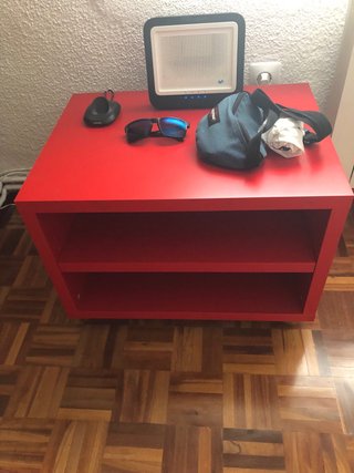 mesita auxiliar y práctica con ruedas
