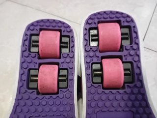 Zapatillas Heelys Moradas Talla 33 con Ruedas